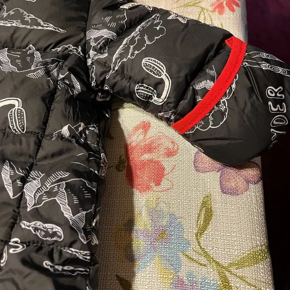 Spyder Black and Red Kids snowsuit new with tags - Picture 6 of 9